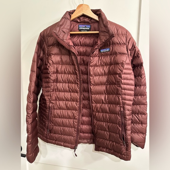 Patagonia Women's Maroon Puffer Jacket - Picture 1 of 5